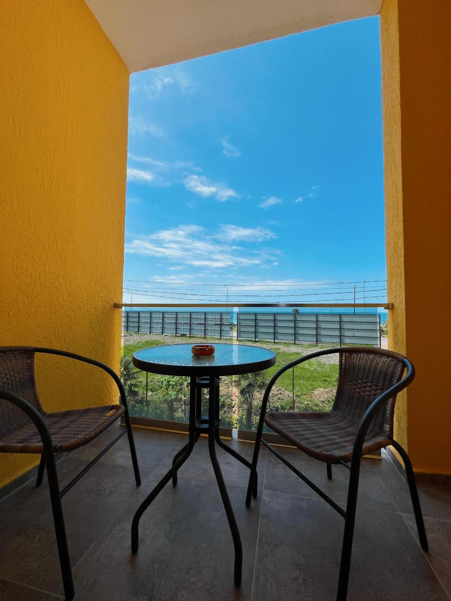 Casa Del Mar Hotel Kvariati Buitenkant foto